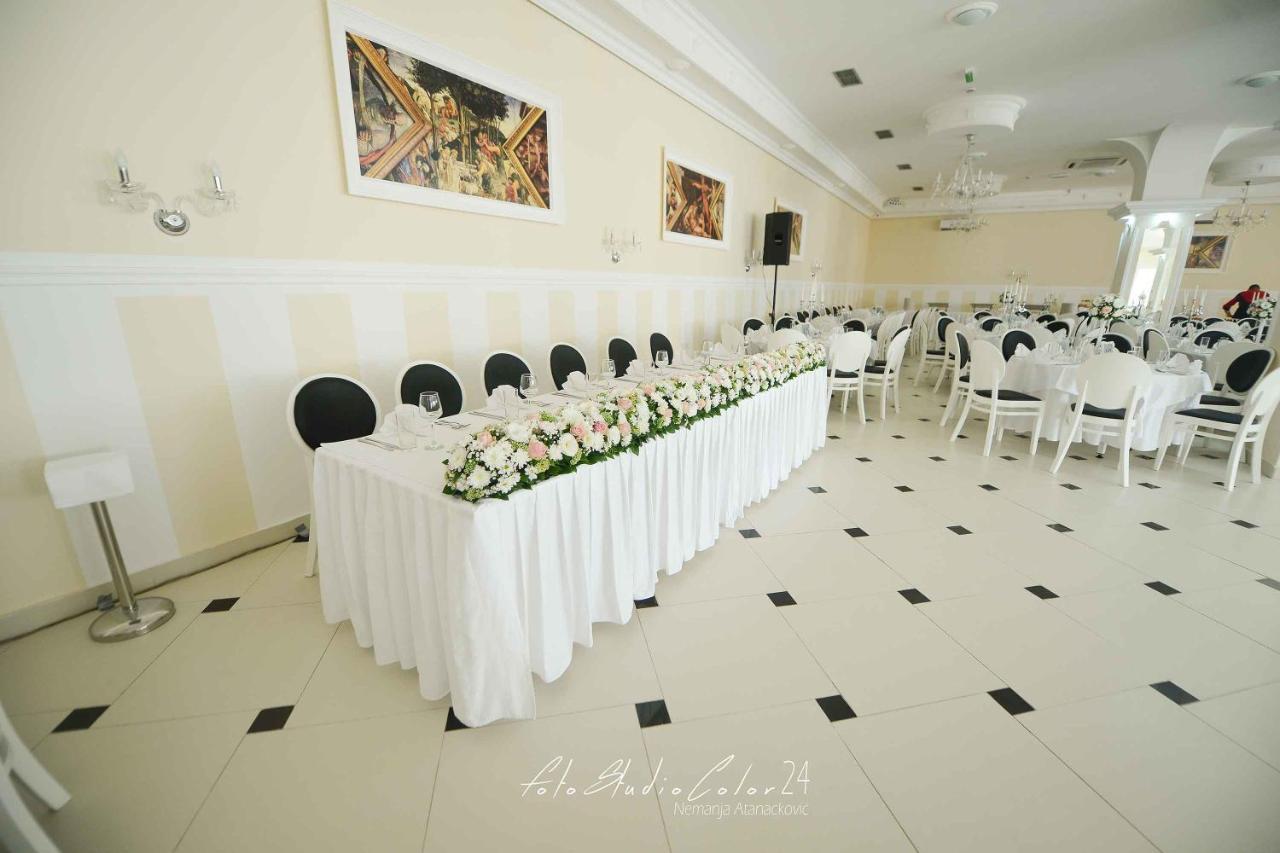 Villa Palace Novi Sad Exterior foto